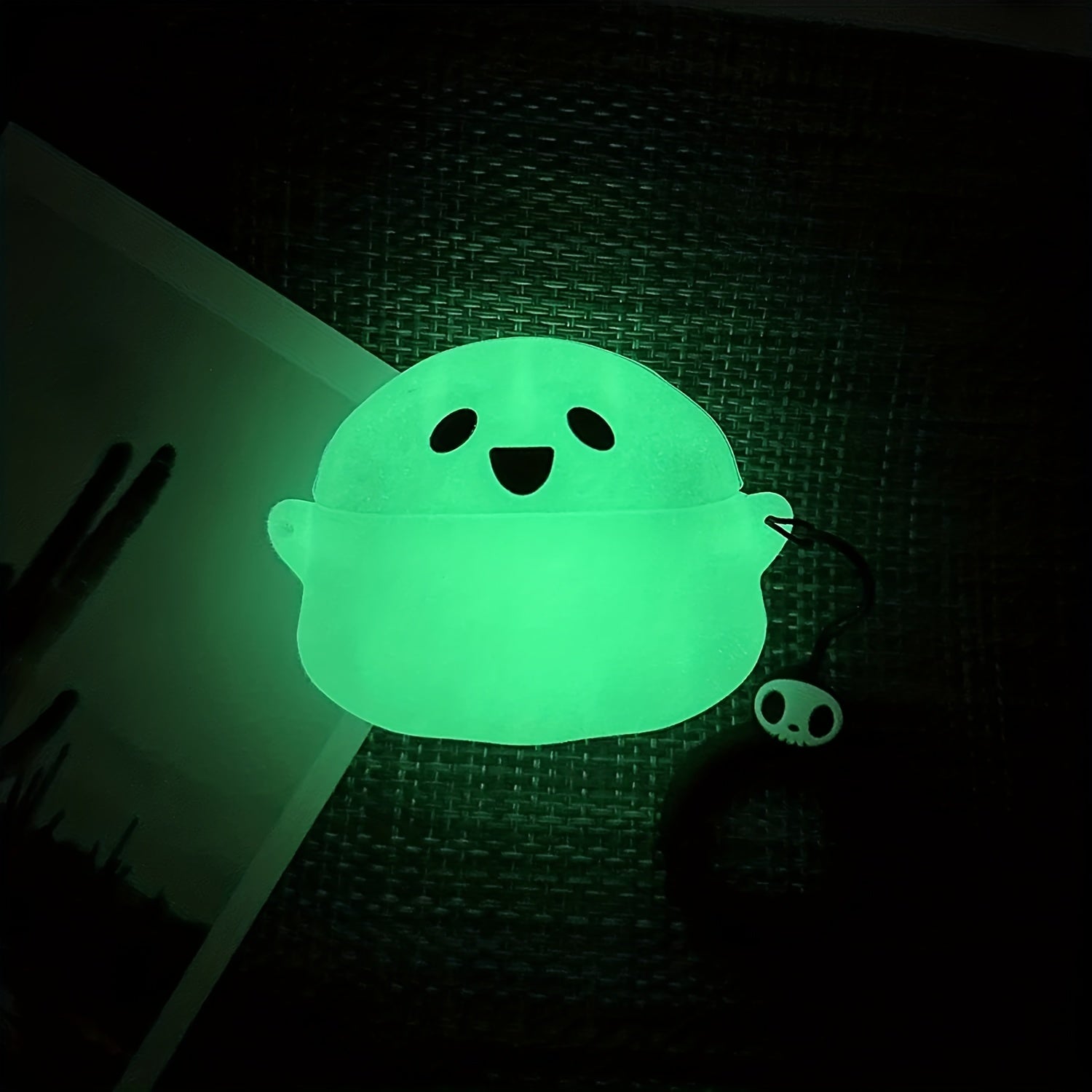 Glow-in-the-Dark Silicone Case for AirPods 1/2/Pro/3rd Gen with Keychain - Cute 3D Ghost Design, Scratch-Resistant & Fingerprint-Proof Protective Cover, Perfect Halloween Gift