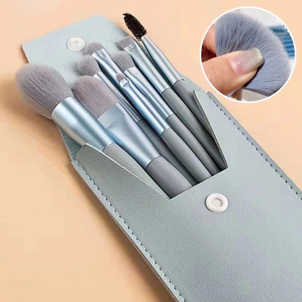 Makeup Brush Set with Soft Bristles – Portable Kit for Foundation, Blush, Eyeshadow, Concealer | Festival & Nude Looks