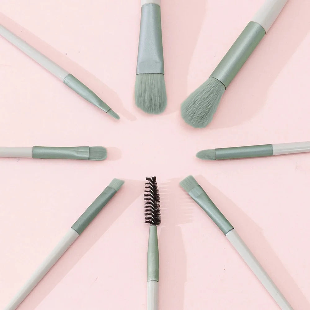 Makeup Brush Set with Soft Bristles – Portable Kit for Foundation, Blush, Eyeshadow, Concealer | Festival & Nude Looks