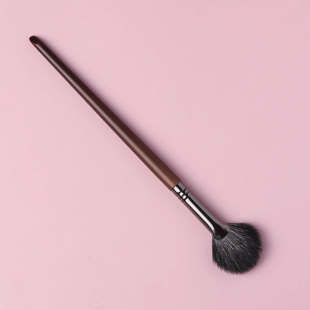 BETHY BEAUTY 1 PC Goat Hair Highlight Brush Blusher Blender Makeup Brushes Powder Blending Soft Make Up Tools for Face Cheek