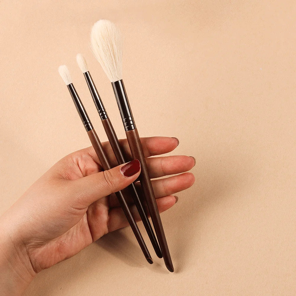 BETHY BEAUTY  Smudge Makeup brushes 3PCS Natural Goat Hair Eyeshadow Detail  and Highlight Blending Beauty Cosmetic Brushes