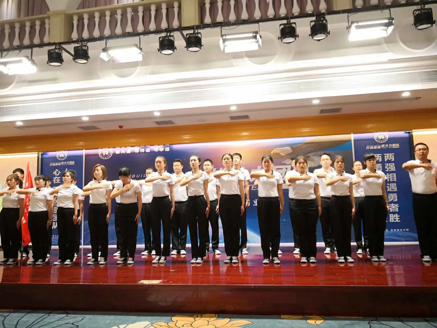 Clean-Cut Paint Edger Roller Brush Edging Tool for Wall Ceiling Home Baseboard Door Trim Painting Paint Rollers Home Improvement