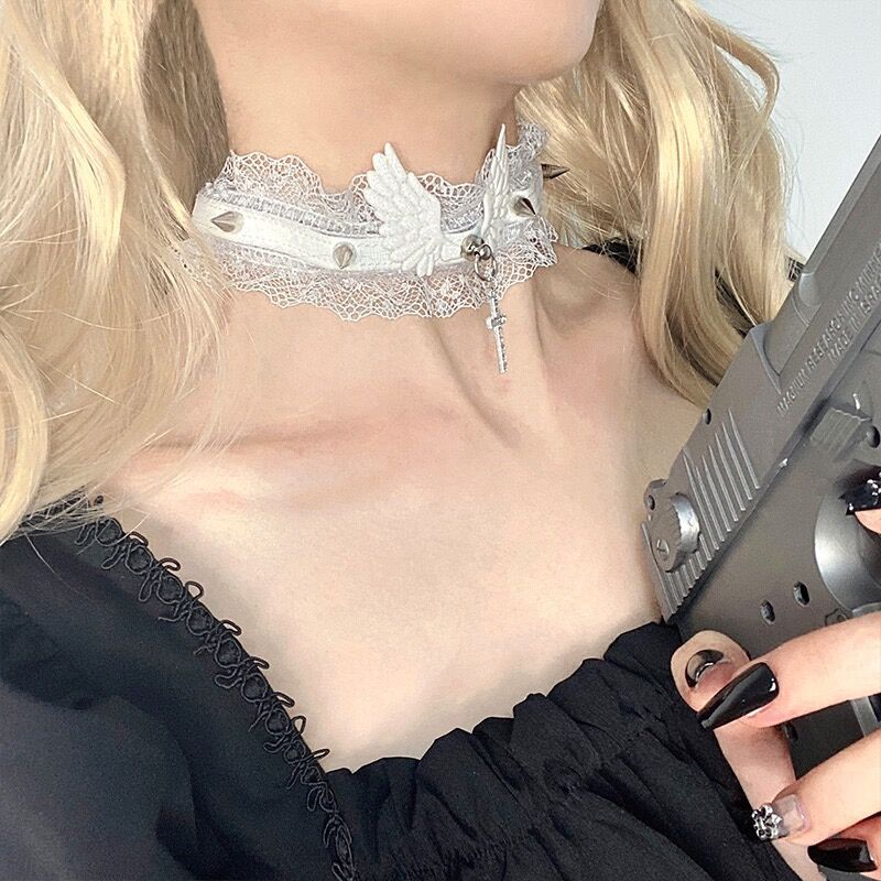 Sexy White Lace Necklace Accessories Punk Rivet Cross Clavicle Chain Romantic Angel Wings Choker Necklace for Women Jewelry