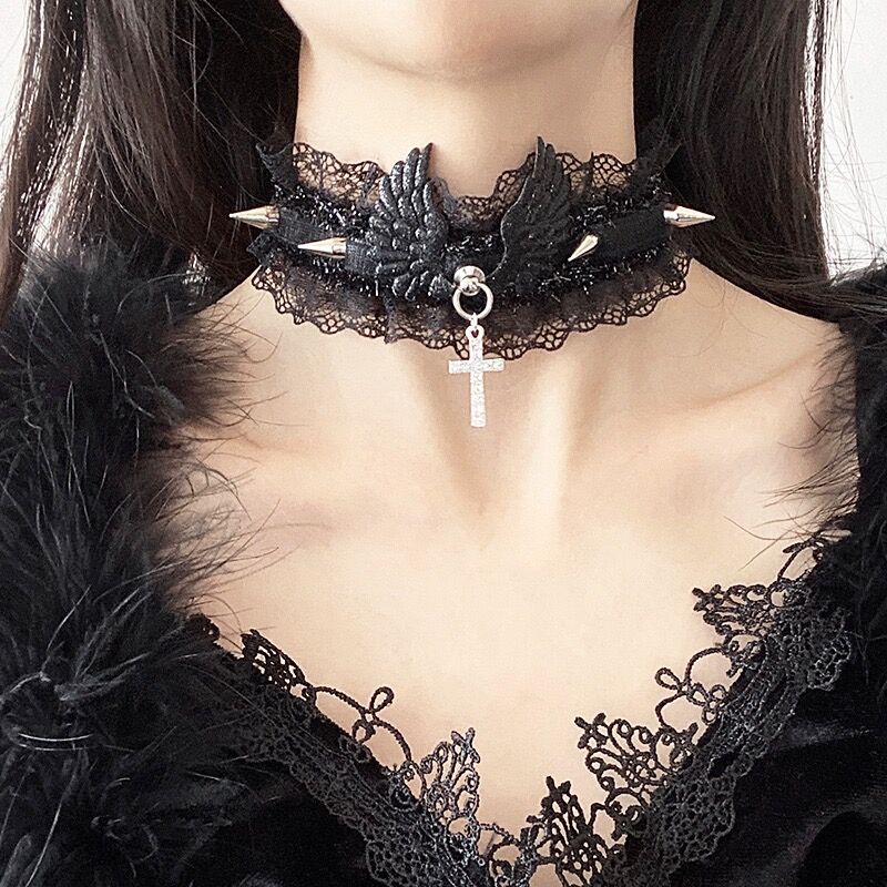 Sexy White Lace Necklace Accessories Punk Rivet Cross Clavicle Chain Romantic Angel Wings Choker Necklace for Women Jewelry