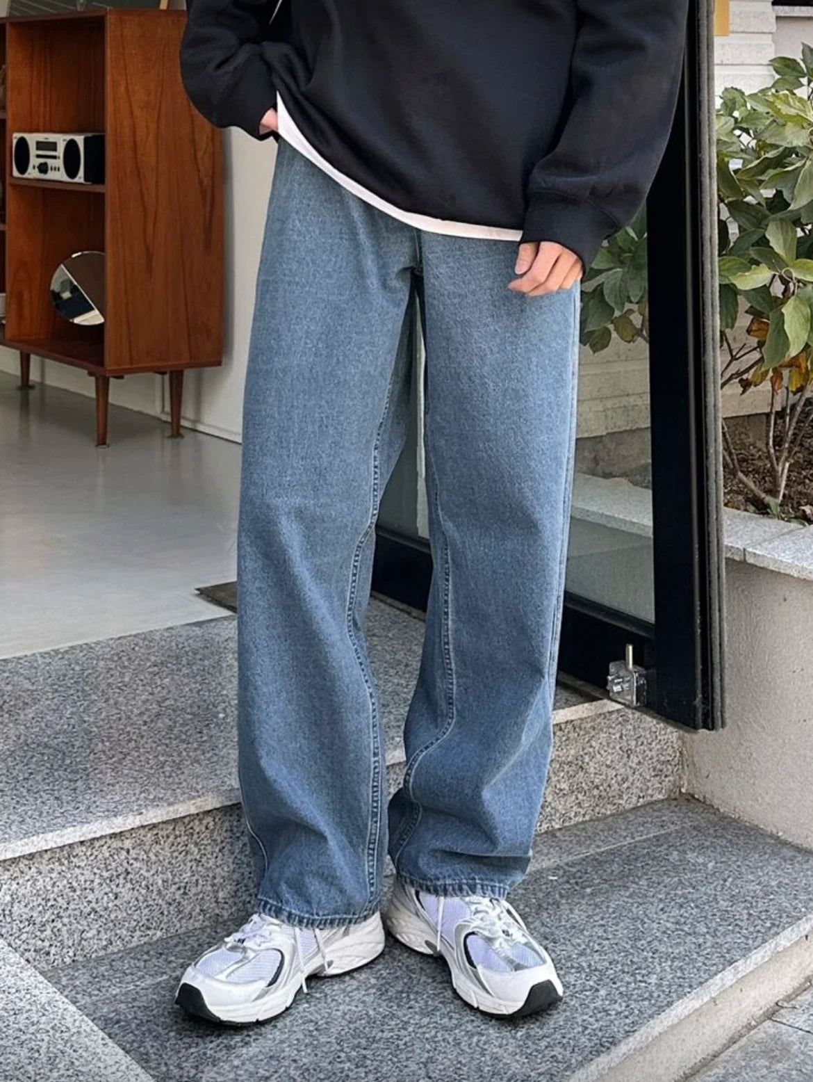 Men's Jeans - Light Blue Relaxed Straight Leg, Everyday Comfort, All-Season Fit