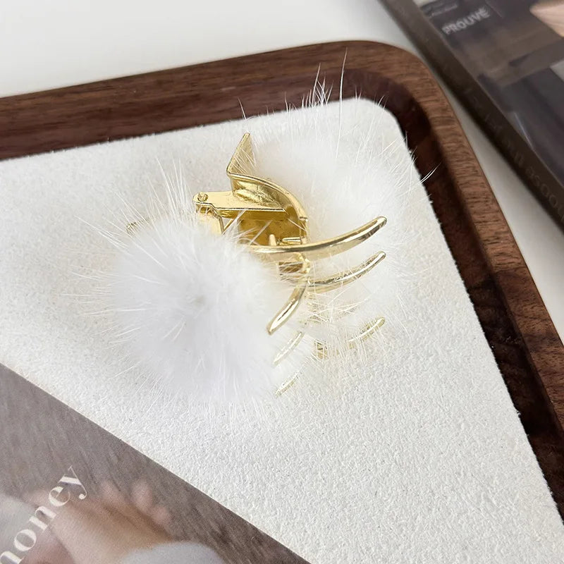 Winter New Plush Ball Metal Small Hair Claw High Ponytail Fixed Hairpin for Woman Girl Sweet Hair Clips Fashion Hair Accessories