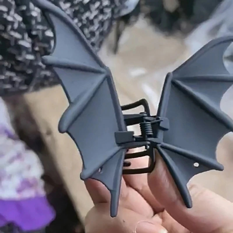 1 Piece Halloween Hair Accessories Metal Bat Hair Clips Black Color Cute Fashion Shark Clip For Women Girl Headwear Gifts