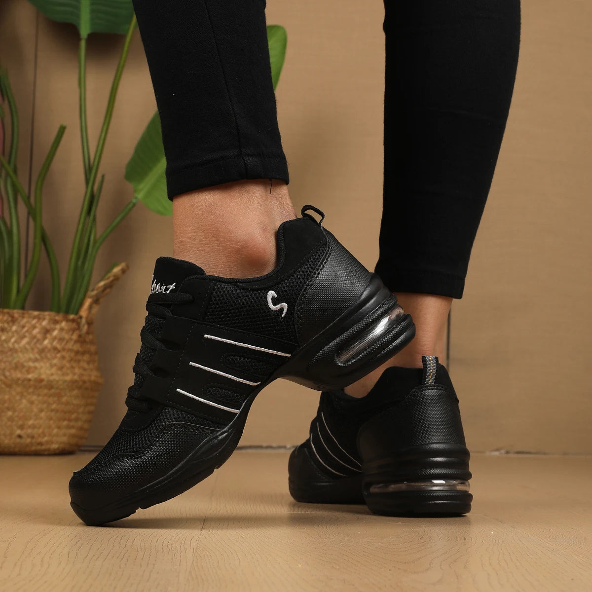 Sneakers Women Sports Shoes Soft Out Sole Breathable Dance Shoes Woman Practice Shoe Modern Dance Jazz Shoes for Women