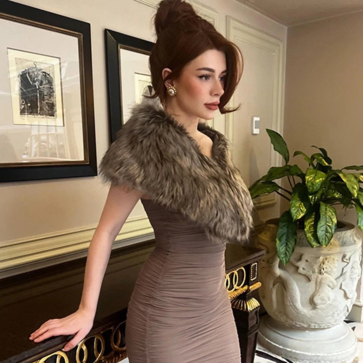 2025 new style bride winter fur shawl European and American foreign trade high-end fur small vest Christmas dress