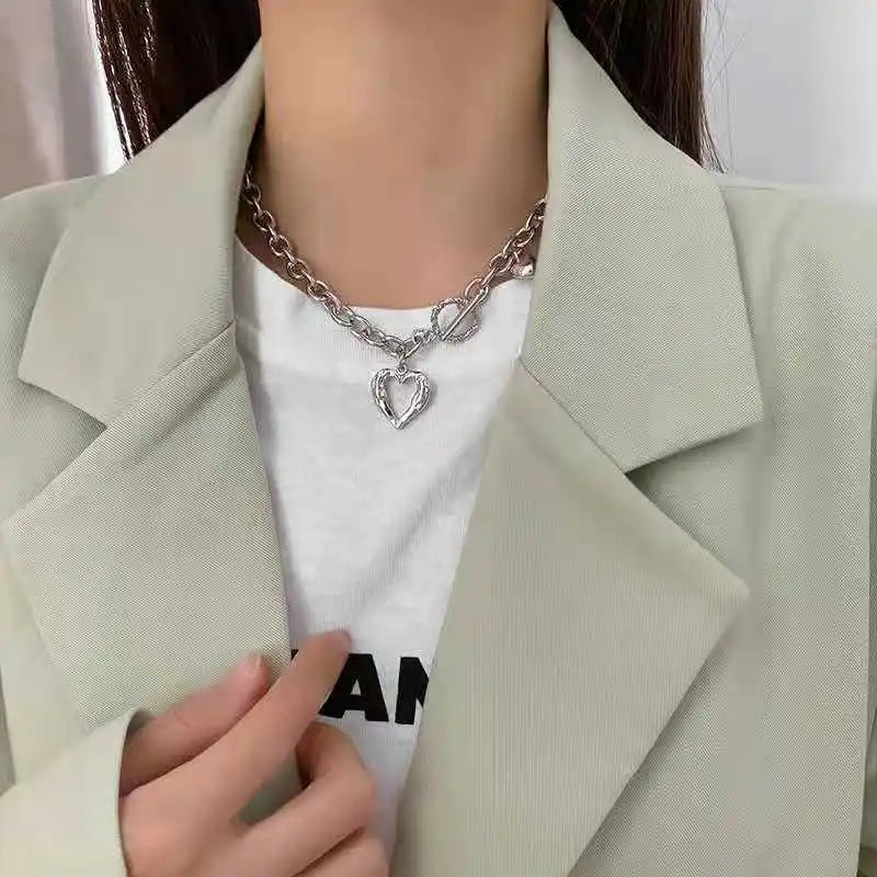 Accessories for Women Love Heart Buckle Necklace for Women Temperament Clavicle Chain Wedding Party Jewelry Gift Collares