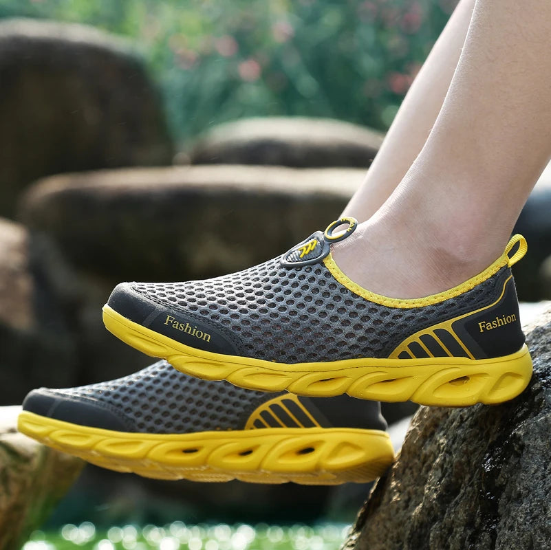 Men Jogging Shoes Casual Sneakers Outdoor Breathable Mesh Women Light Shock-absorption Black Tennis Men Water Shoes Yellow Shoes