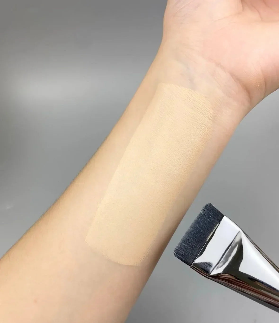 Korea wakemake Flat head One line Foundation Makeup Mask Ultra-thin flawless bare skin concealer brush Makeup tool brush