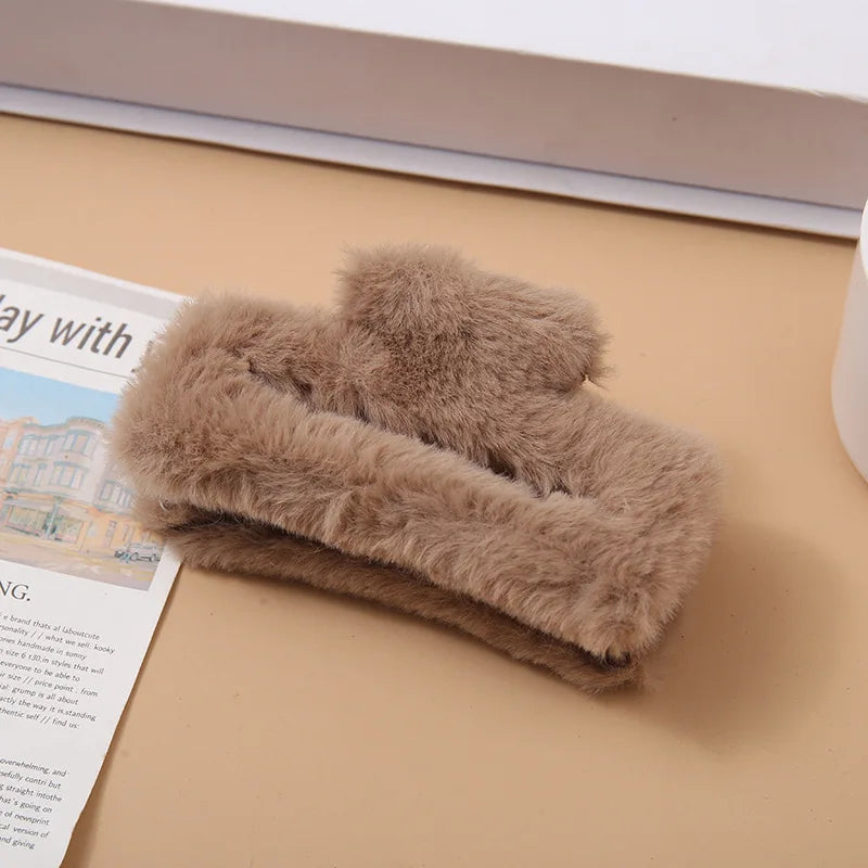 Winter Plush Square Hair Claw for Women Korean Elegant Acrylic Hairpins Faux Fur Hair Clip Pink Barrette Crab Hair Accessories