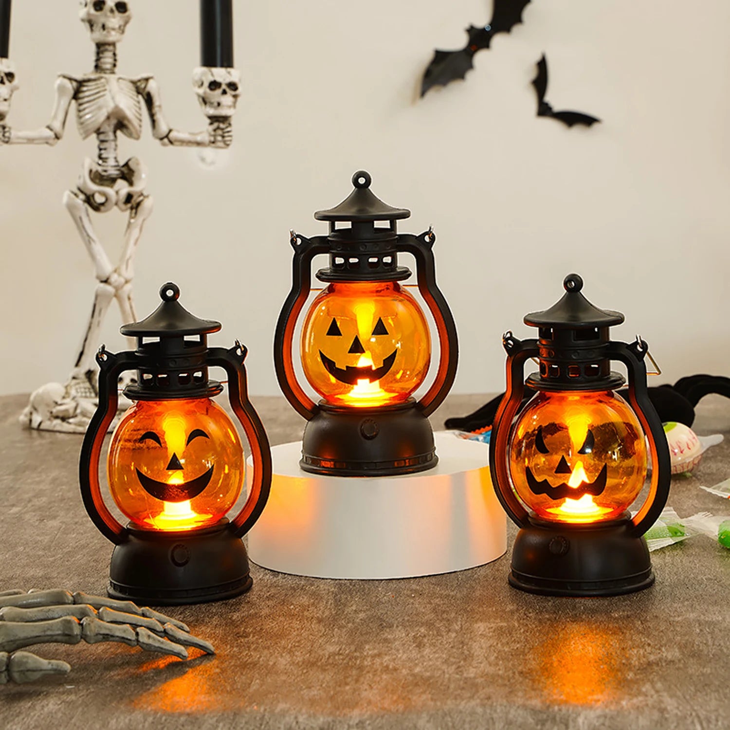 Halloween Oil Lamp，LED Electronic Wax Candle Light，Handheld Lantern，Party Atmosphere Props，Luminous Ornaments
