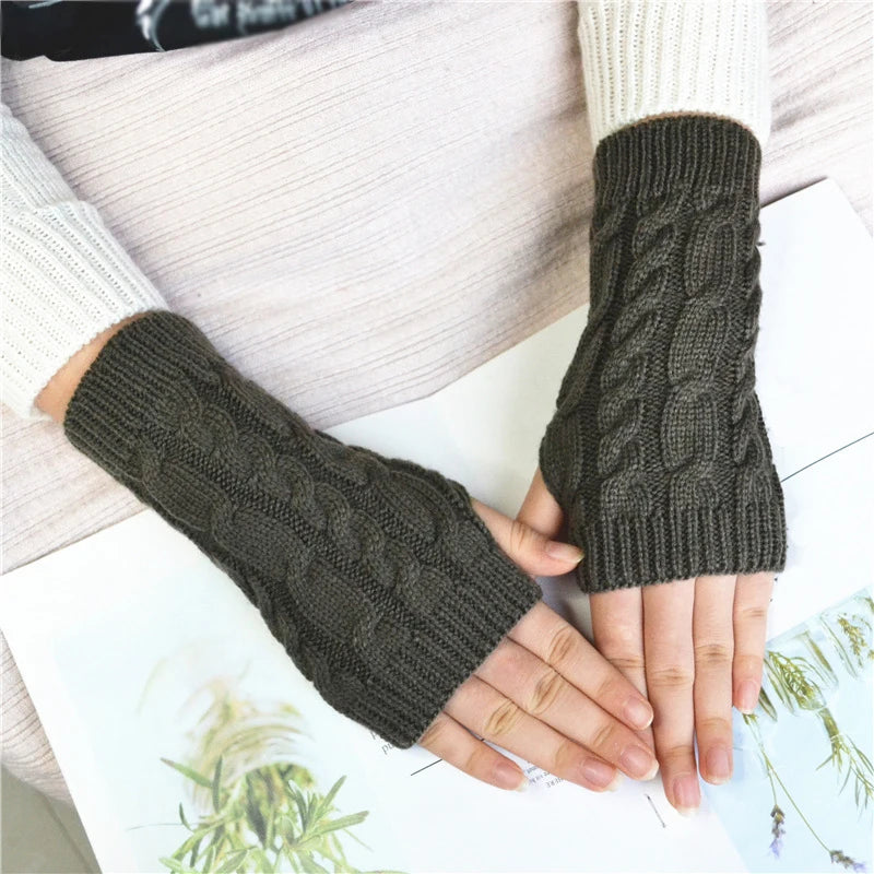 Hot Sale Winter Warm Women Arm Warmer Faux Fur Soft Elastic Wrist Slap On Cuffs Arm Warmer Plush Thicken Accessories Gray White