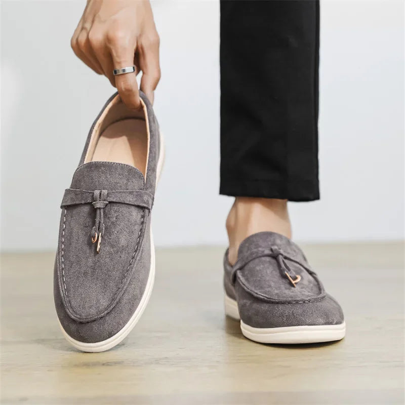 New Men's Shoes Suede Loafers Fashionable British Men's Casual Shoes Moccasins Outdoor Driving Shoes Handmade Slip Flat Shoes