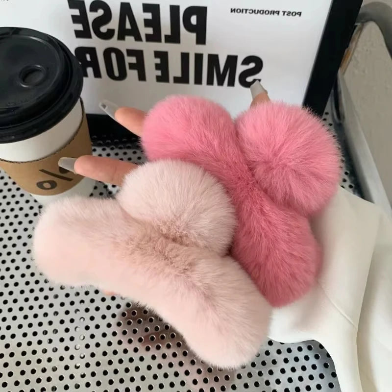 Autumn Winter Oversized Faux Fur Crab Hair Clip Rabbit Hair Claw Clips Cute Plush Ponytail Barrettes Girls Hair Accessories