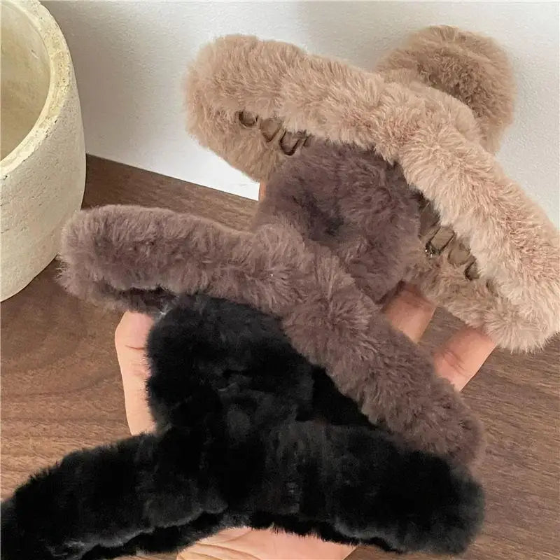 Winter Faux Fur Hair Claw For Women Girls Acrylic Crab Barrette Hairpin Furry Headwear Hair Claw Clip Fashion Hair Accessories
