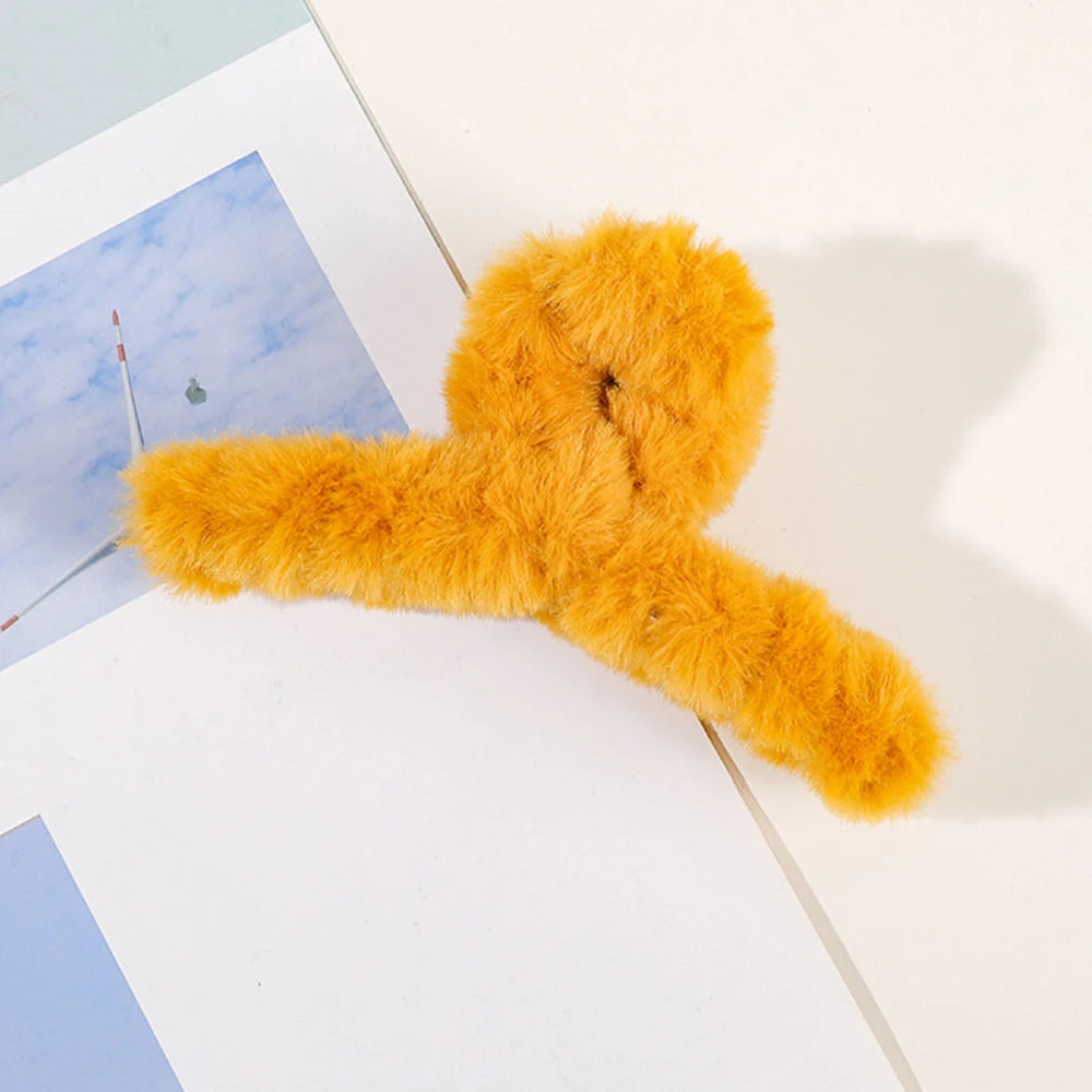 Winter Plush Hair Claw Elegant Acrylic Hairpins Faux Fur Hair Clip Barrette Crab Headwear for Women Girls Hair Accessories