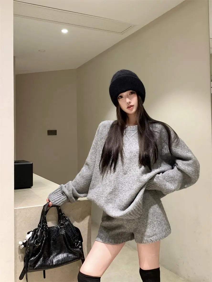 Korean Women's Suit in Autumn and Winter Loose Round Neck Long Sleeve Sweater Jacket Shorts Two-piece Suit