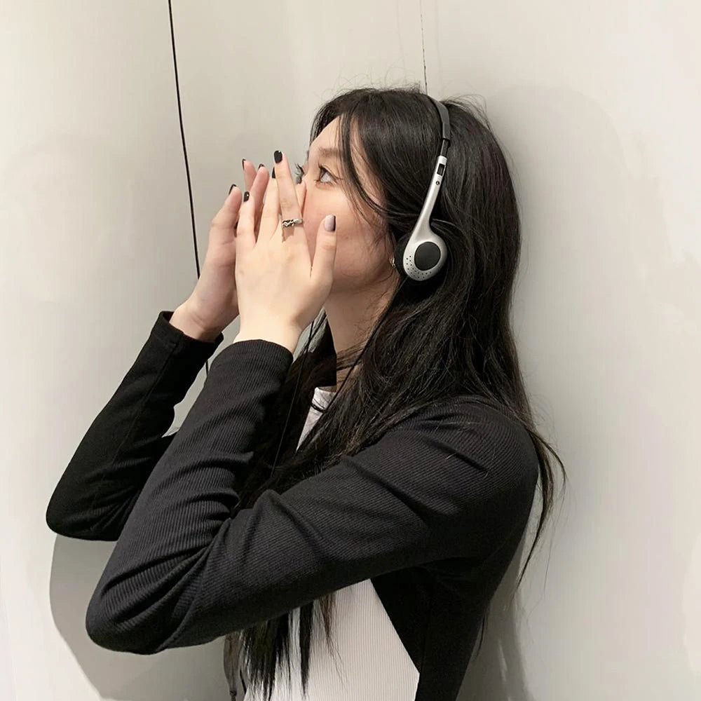 New Headphones Personality Retro Feelings Headset Black Fashion Style Headset Over Ear Earbud 3.5mm Wired Headset Photo Props