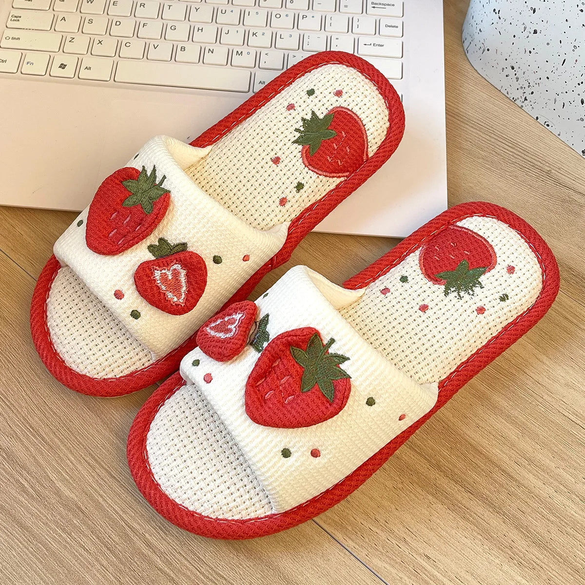 Winter Home Slippers for Couples Warm Plush Neutral Cartoon Cow Indoor Anti Slip Comfortable Cotton Slippers for Men and Women