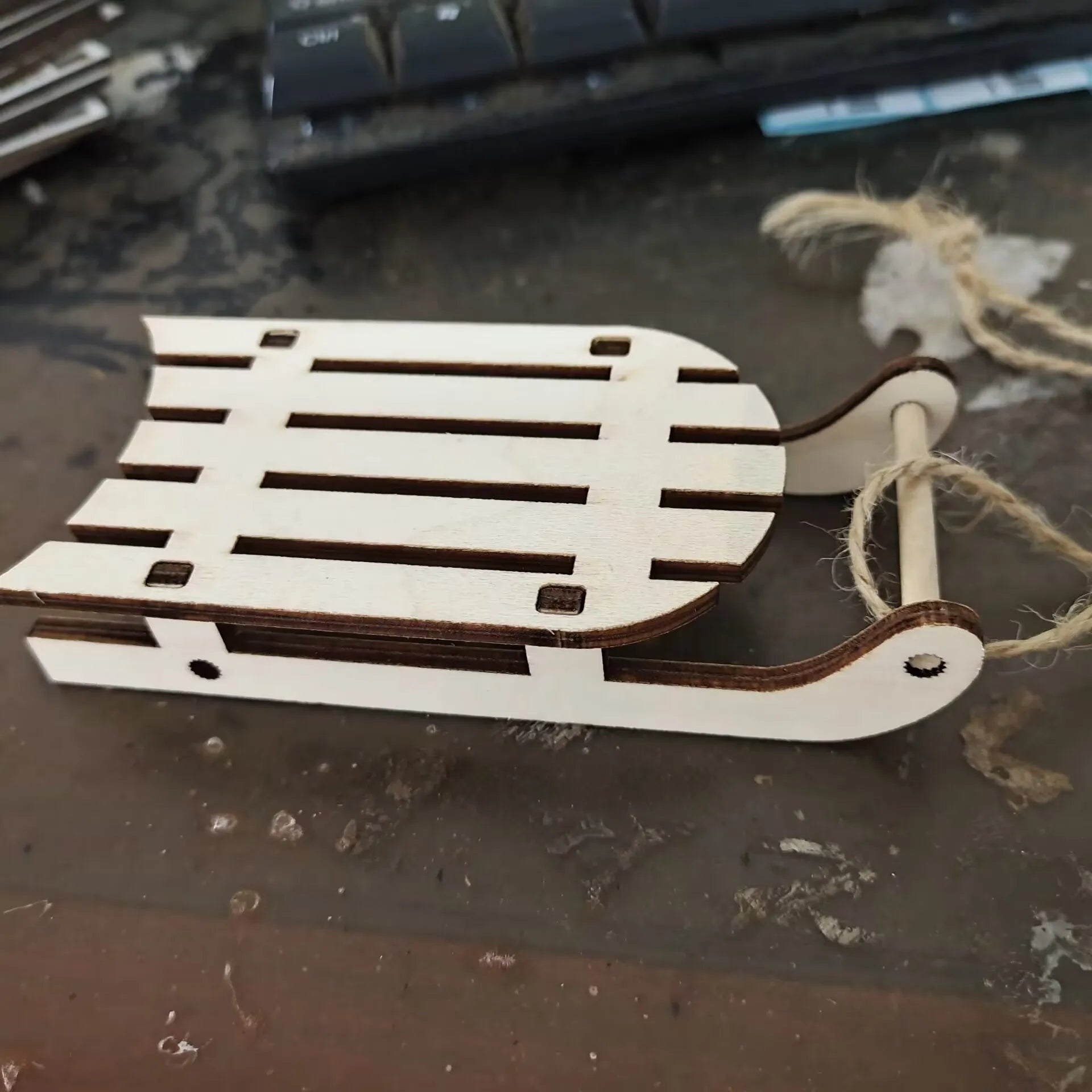 Christmas Sleigh Ornament Wooden Decor Wood Crafts Home Decorations Mini Sled Miniature Sleigh Xmas Decor Christmas Crafts