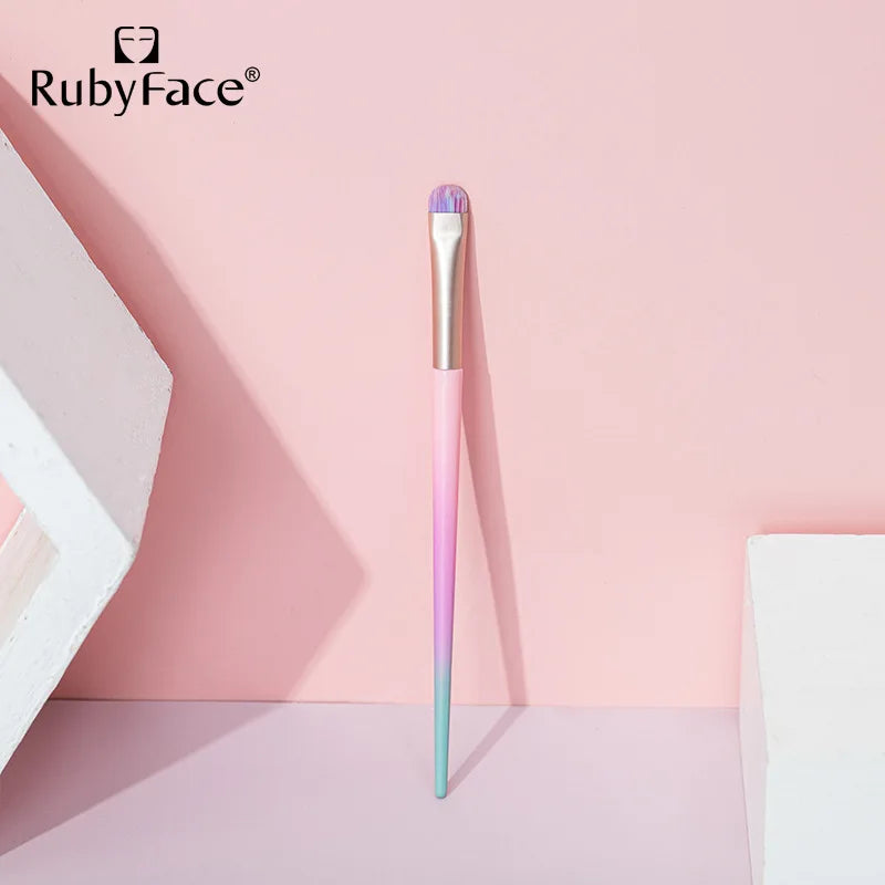 Beauty Colorful Tricolor Makeup Brush for Cosmetics Foundation Blush Powder Eyeshadow Makeup Brush Tool Soft Makeup Brushes