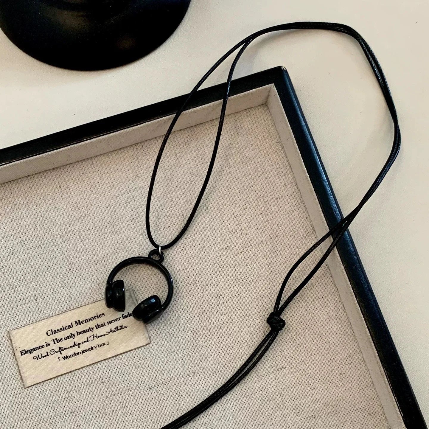 Creative Mini Fashion Earphones Pendant Necklace Women Neck Sweater Chain High Sense Accessories Jewelry for Women Gift