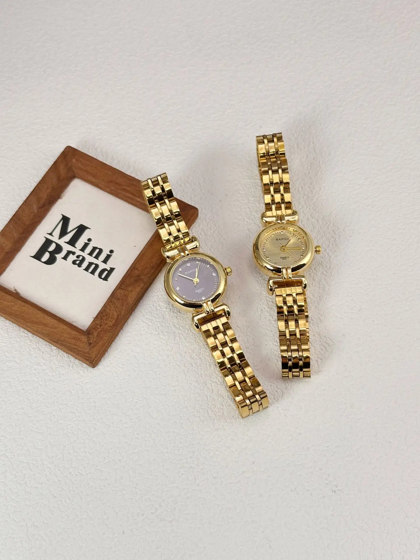 Women's Watches Fashionable and High-end Gold Steel Strip Small Dial Quartz Watch Simple Elegant Style Ladies' Watches