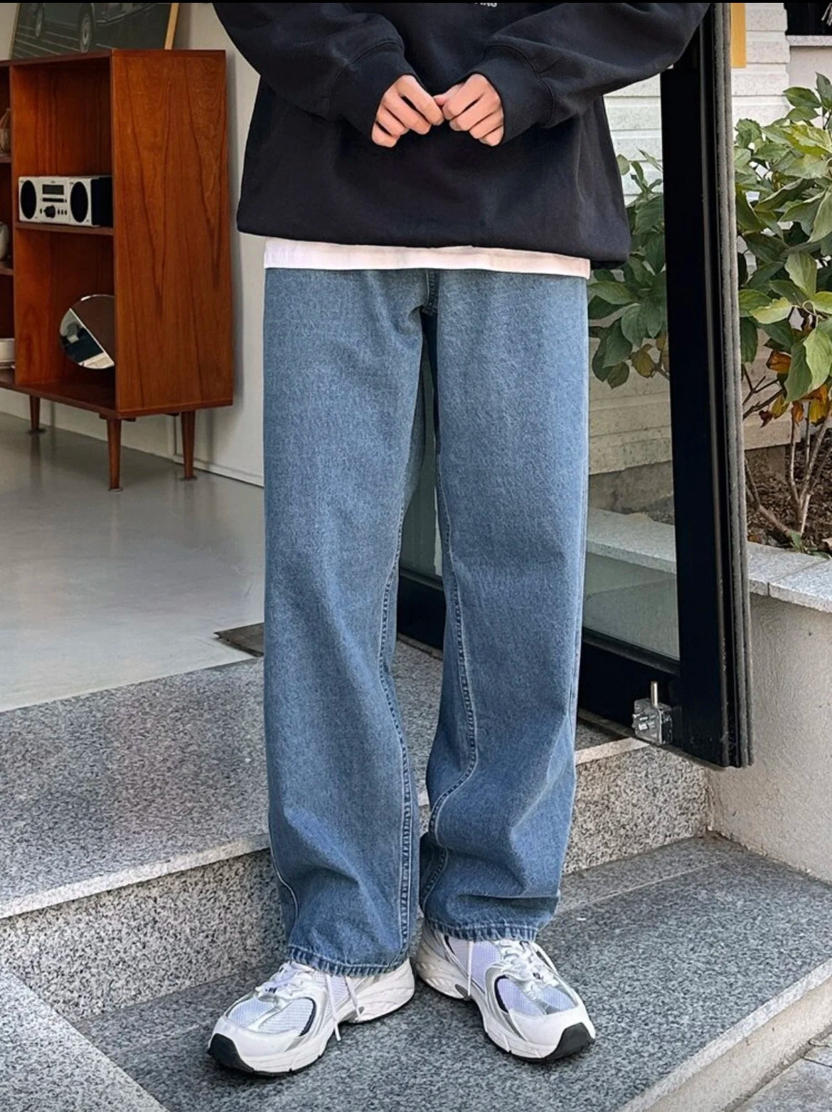 Men's Jeans - Light Blue Relaxed Straight Leg, Everyday Comfort, All-Season Fit