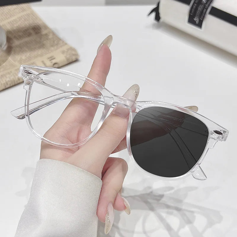 2025 Brand New Sunglasses for Men Women Photochromic Lenses Korean Style Trendy Eyewear Summer Outdoor Beach Sun Glasses