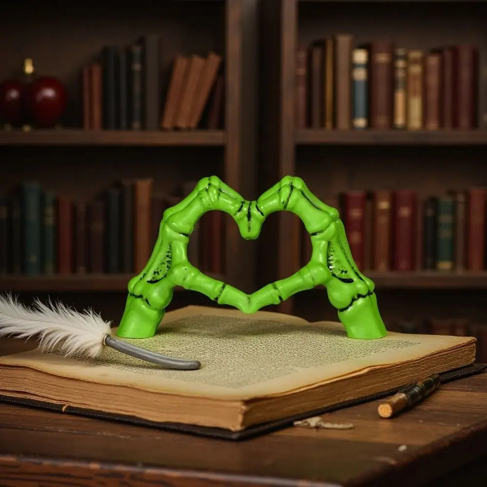 Halloween Themed Halloween Heart Hands Sculpture Handicraft Ornaments Abstract Skeleton Statue Collectible Display