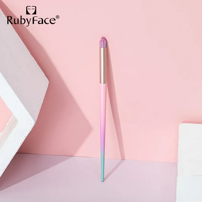 Beauty Colorful Tricolor Makeup Brush for Cosmetics Foundation Blush Powder Eyeshadow Makeup Brush Tool Soft Makeup Brushes