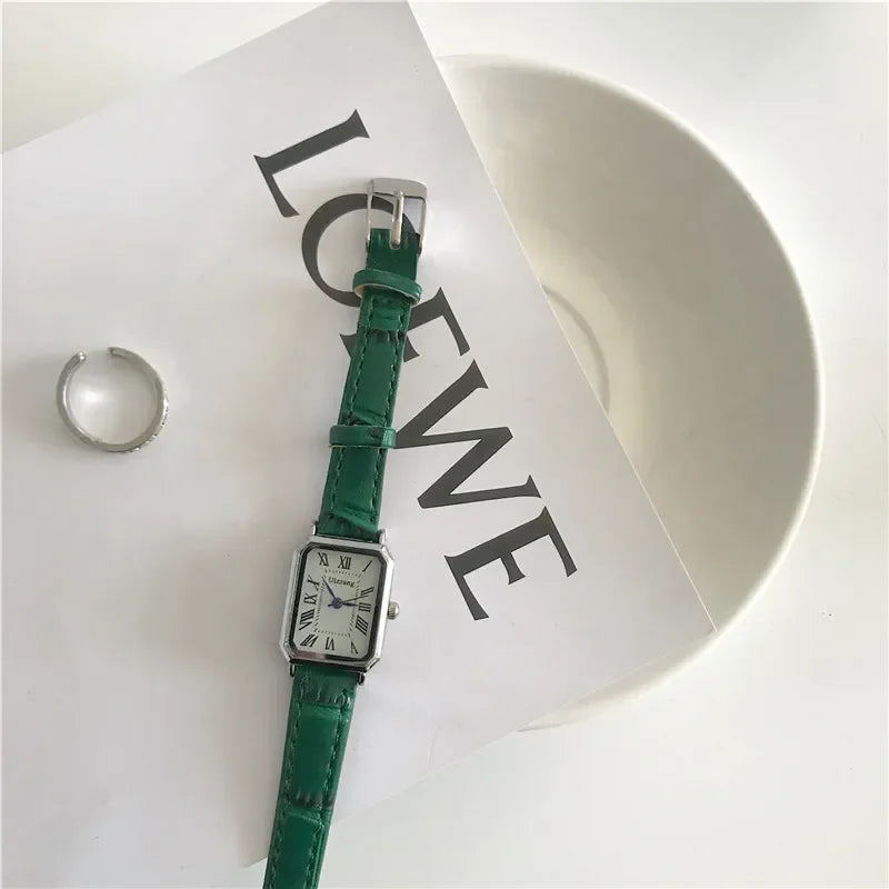 Women Watches Vintage Small Dial Watch Sweet Leather Strap Casual Women's Watches Bracelet Quartz Ladies Watch Women Clock Wrist