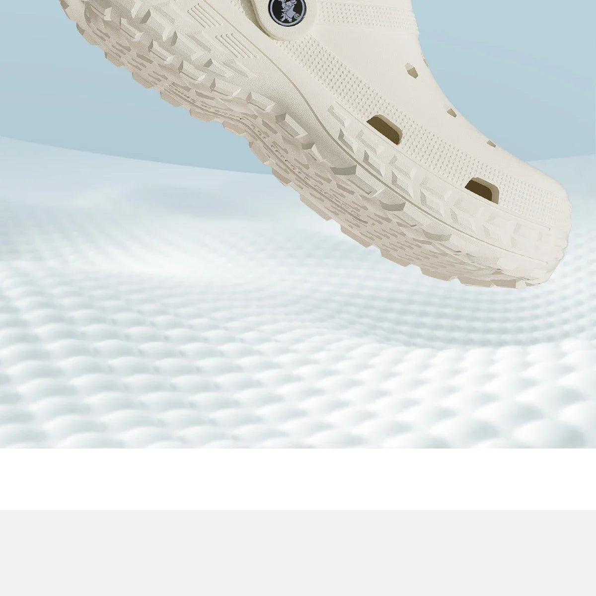 Women and Men's Hole Shoes Summer Non-Slip Outdoor Sandals Closed Toe Shit Feeling Beach Slippers Thick Bottom Soft Bottom