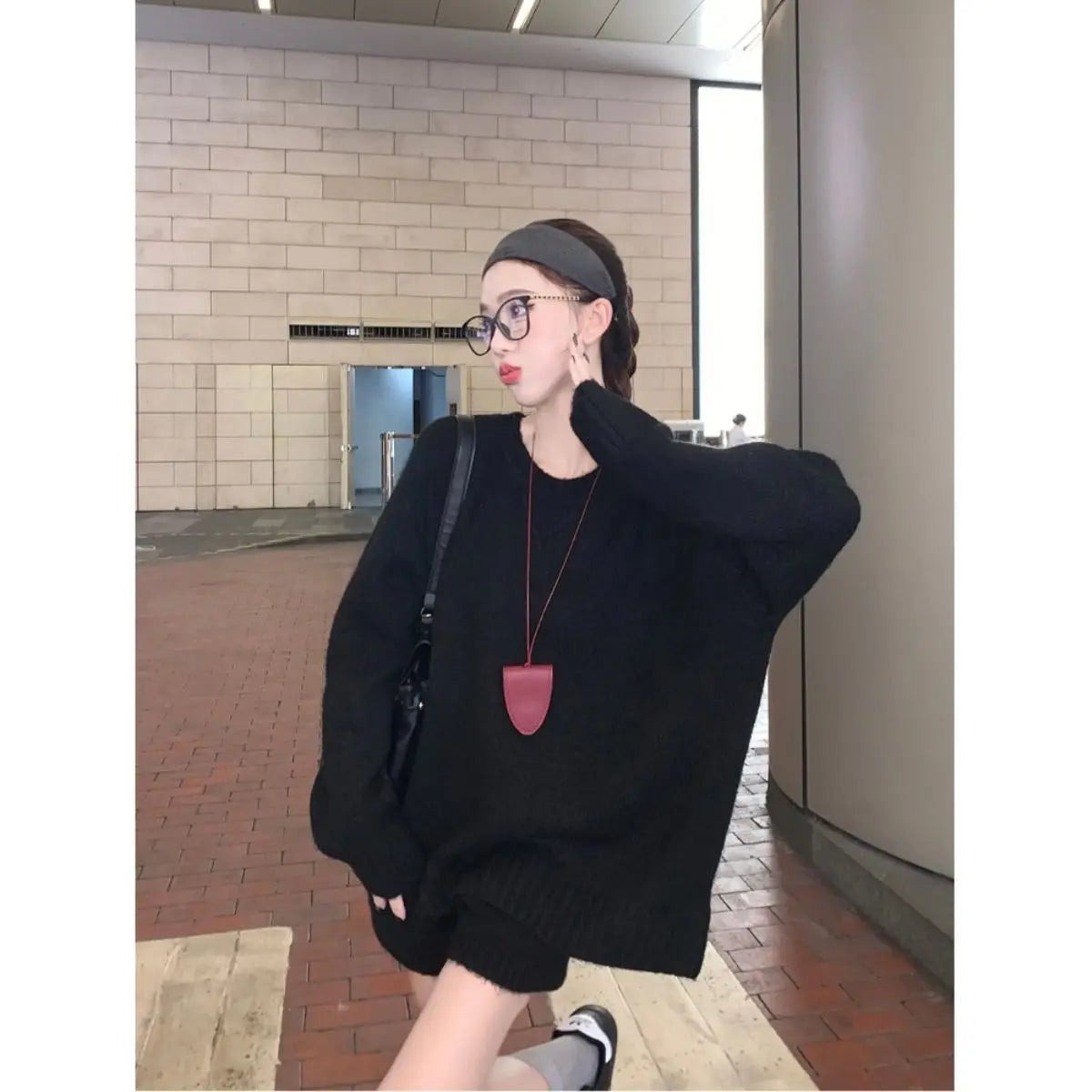 Korean Women's Suit in Autumn and Winter Loose Round Neck Long Sleeve Sweater Jacket Shorts Two-piece Suit