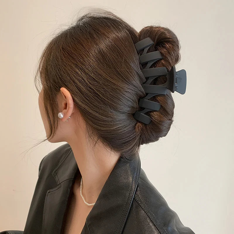 Fashion Korean Solid Color Acrylic Wave Hair Claws for Women Simple Hair Clip High Quality Daily Hair Accessories Girls Gift