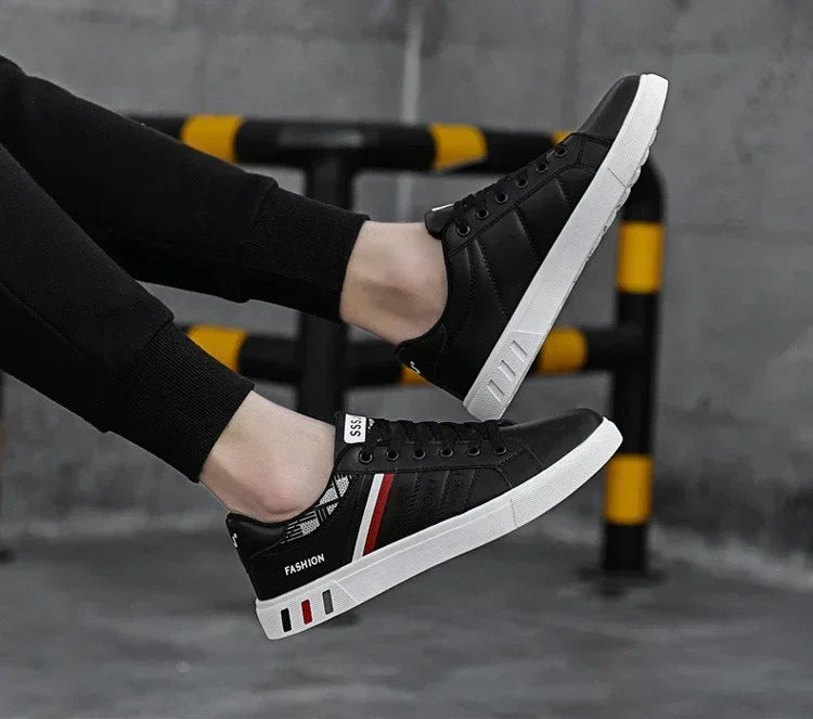 Men's flat shoes 2025; Cool men's sports shoes; Men's outdoor sports shoes for spring and autumn; Fashionable vulcanized shoes;