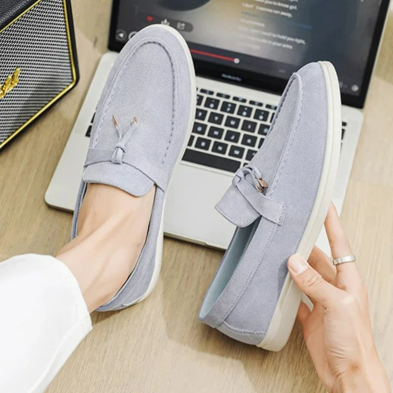 New Men's Shoes Suede Loafers Fashionable British Men's Casual Shoes Moccasins Outdoor Driving Shoes Handmade Slip Flat Shoes