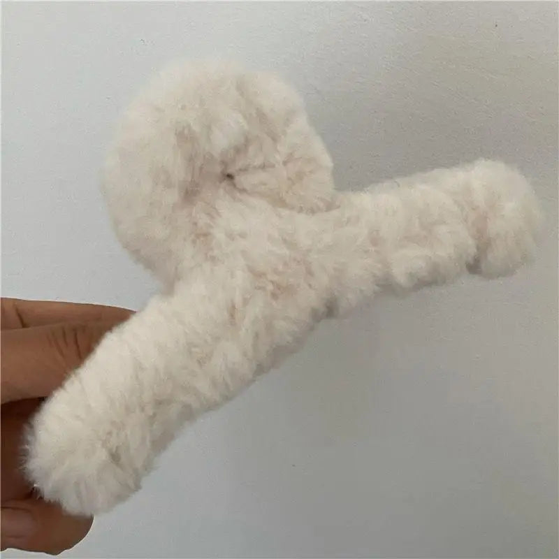Winter Faux Fur Hair Claw For Women Girls Acrylic Crab Barrette Hairpin Furry Headwear Hair Claw Clip Fashion Hair Accessories