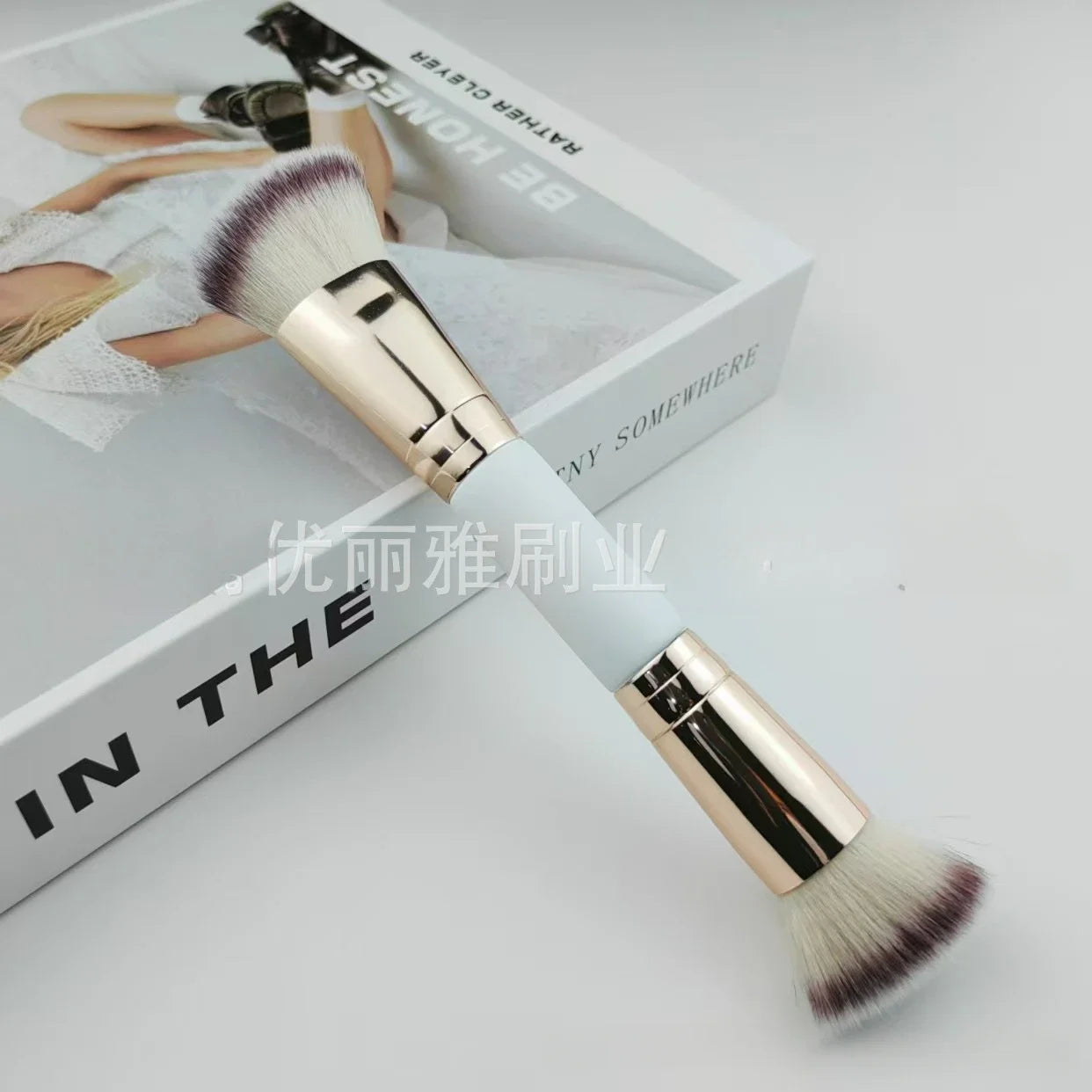 Double Head Makeup Brushes 2 In 1 Flat/Angled Foundation Concealer Contour Brush for Blending Loose Powder Liquid Cream