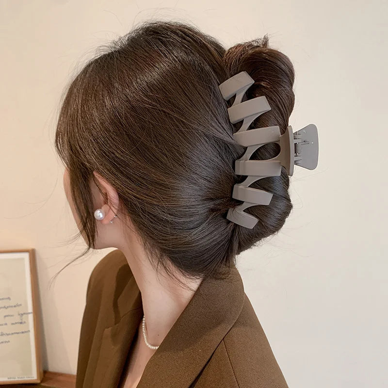 Fashion Korean Solid Color Acrylic Wave Hair Claws for Women Simple Hair Clip High Quality Daily Hair Accessories Girls Gift