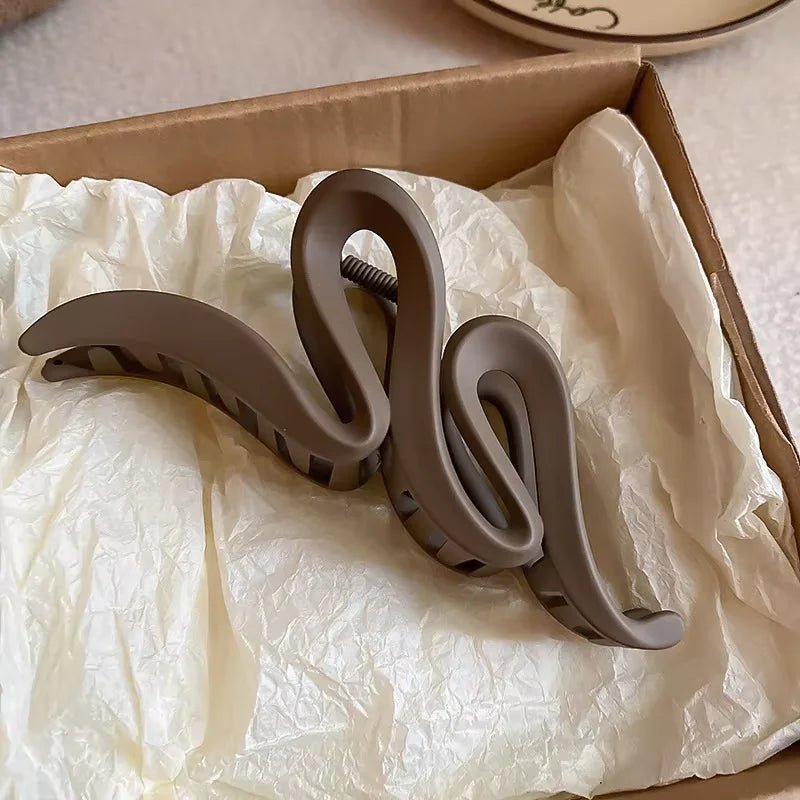 Fashion Korean Solid Color Acrylic Wave Hair Claws for Women Simple Hair Clip High Quality Daily Hair Accessories Girls Gift