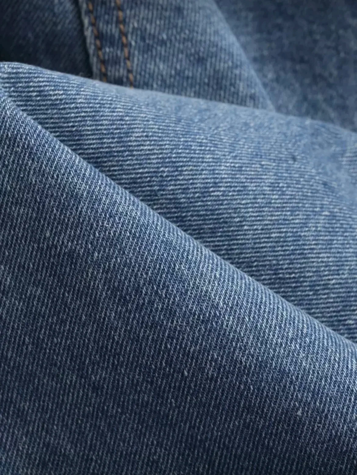 Men's Jeans - Light Blue Relaxed Straight Leg, Everyday Comfort, All-Season Fit