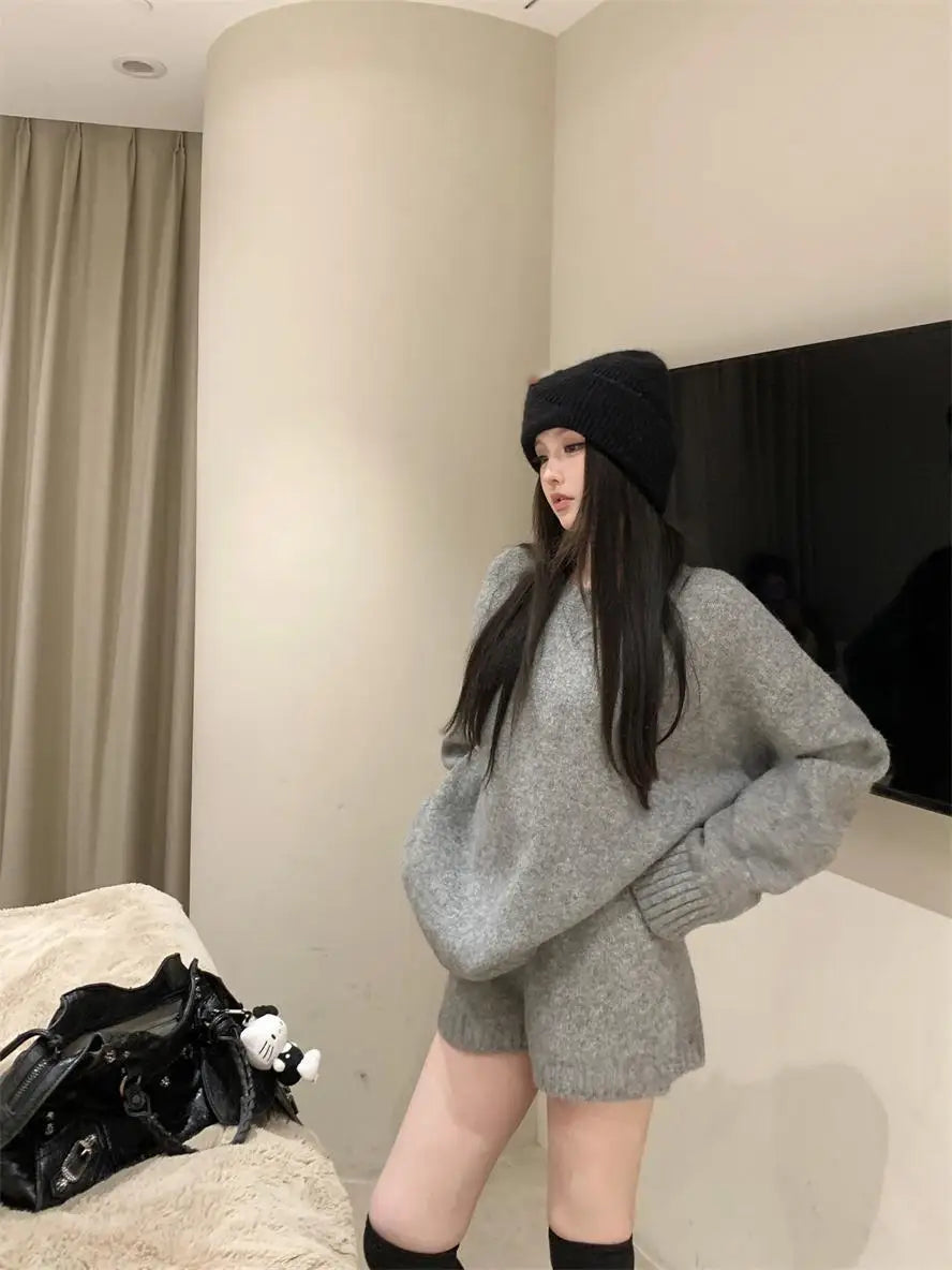 Korean Women's Suit in Autumn and Winter Loose Round Neck Long Sleeve Sweater Jacket Shorts Two-piece Suit