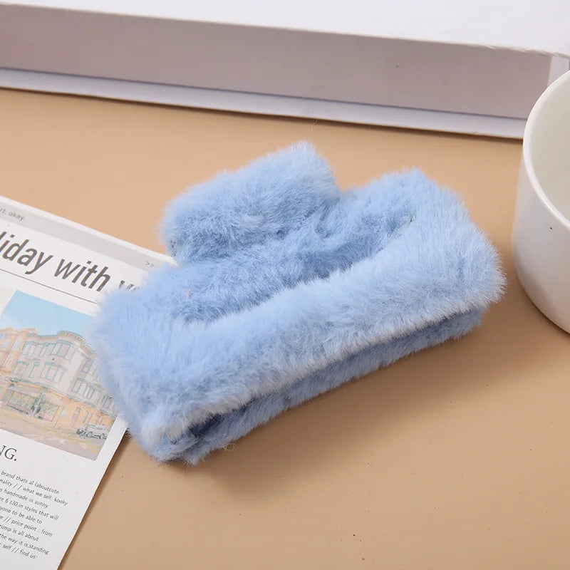 Winter Plush Square Hair Claw for Women Korean Elegant Acrylic Hairpins Faux Fur Hair Clip Pink Barrette Crab Hair Accessories