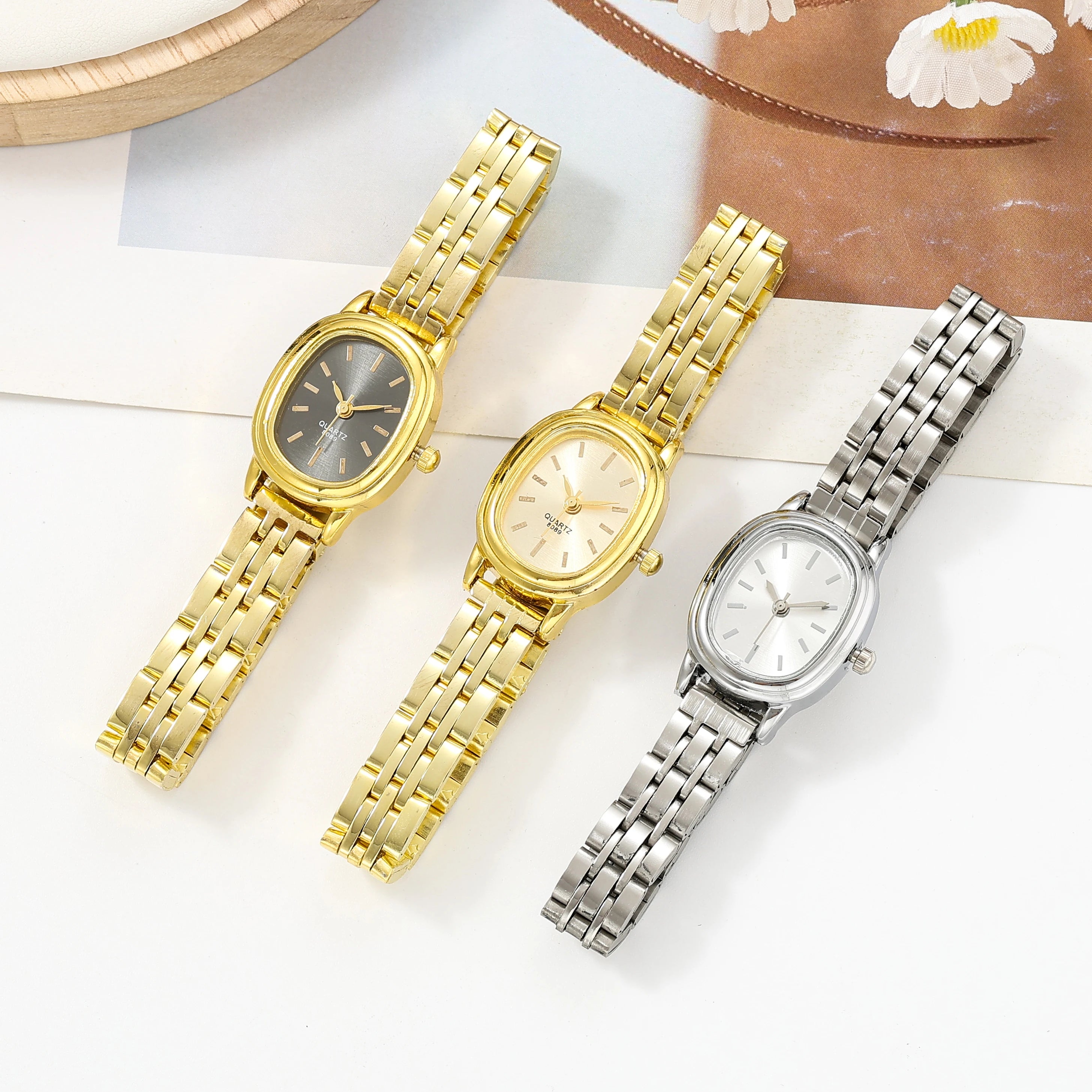 New Women's Watch, Trendy and Fashionable, Oval Steel Band Women's Watch, Simple and Versatile, Small Dial, Elegant Watch