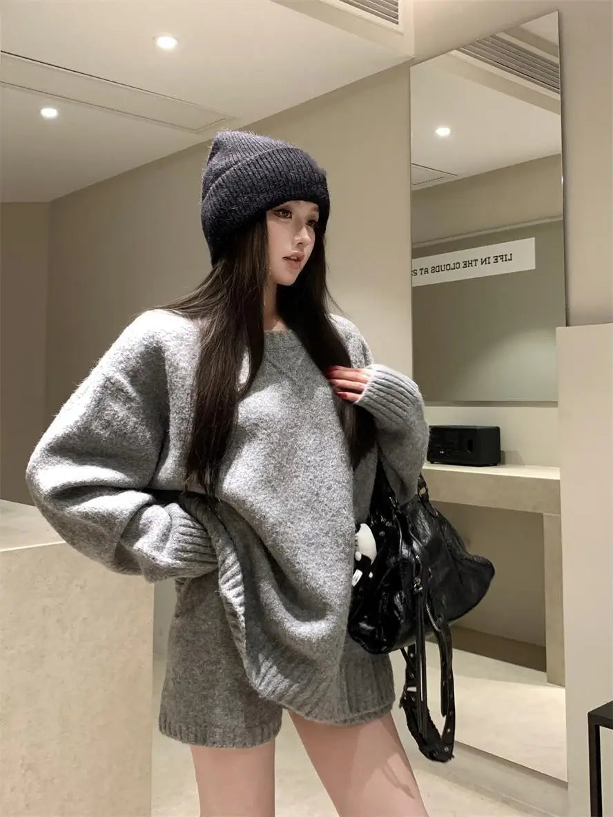 Korean Women's Suit in Autumn and Winter Loose Round Neck Long Sleeve Sweater Jacket Shorts Two-piece Suit