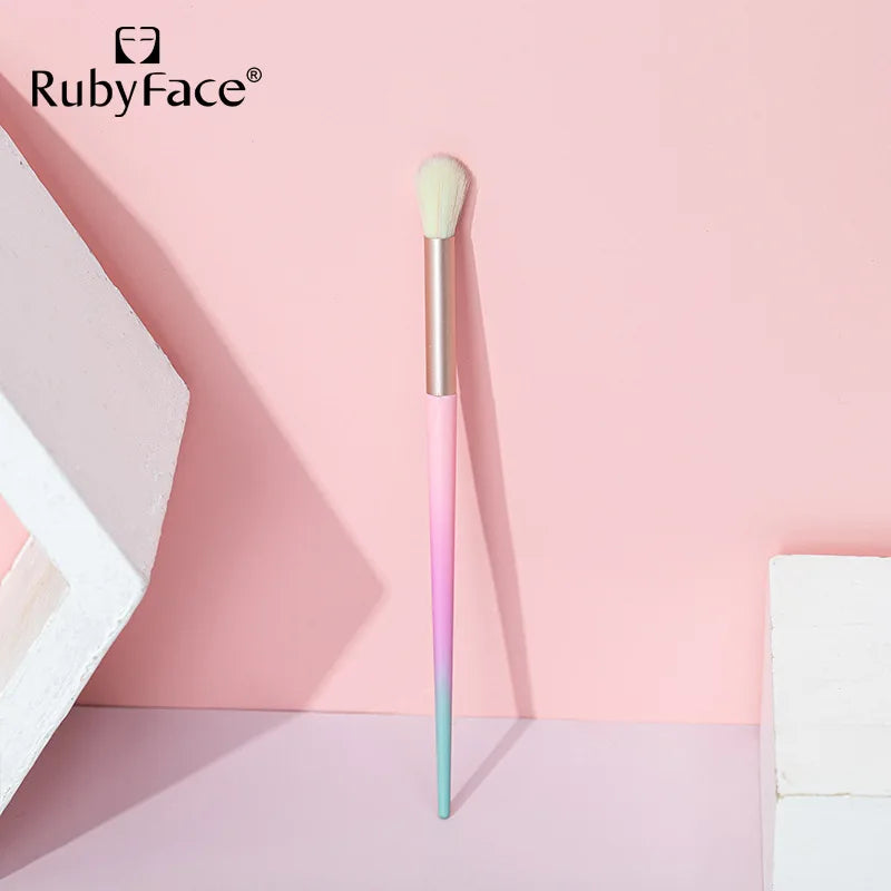 Beauty Colorful Tricolor Makeup Brush for Cosmetics Foundation Blush Powder Eyeshadow Makeup Brush Tool Soft Makeup Brushes